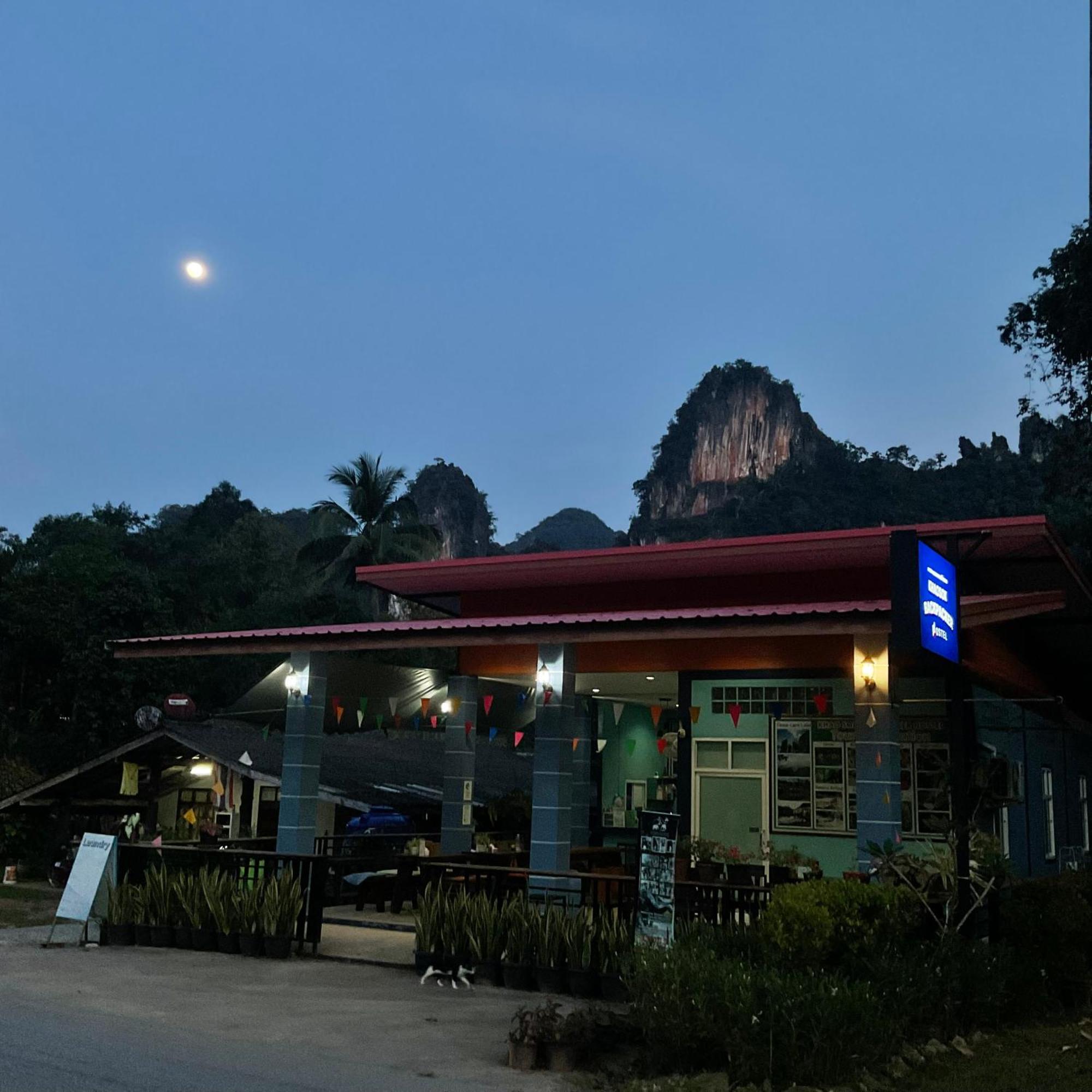 Khao Sok Backpacker Hostel Khao Sok National Park Dış mekan fotoğraf